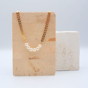 Collana con spighe e perle