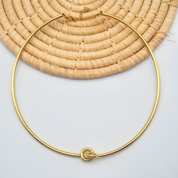 Collana rigida con nodo